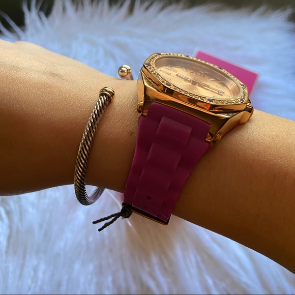 Juicy Couture Chelsea Silicone Watch - Picture 8 of 10